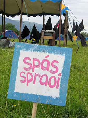 Spass Spraoi, The Irish barrio