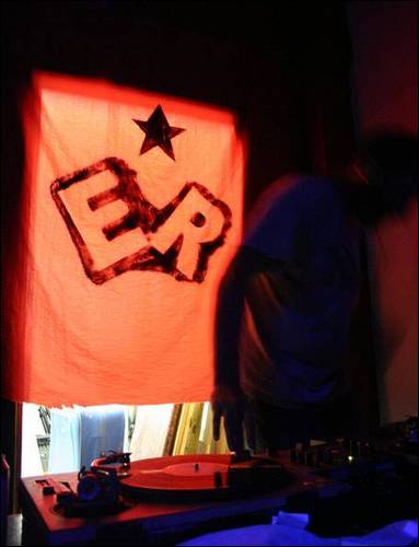 E.R DJ Scullduggery spiinning in the Seomra