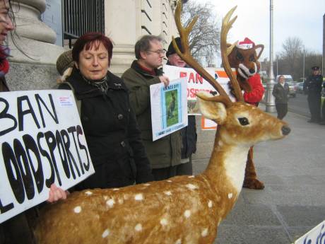 Anti hunt demo at Taoiseachs office Dec 08