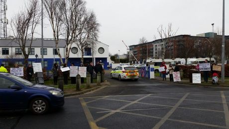 protest_at_tallaght_police_station_over_fake_arrests_photo2.jpg