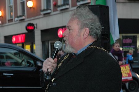 Mayor John Gilligan addressing the people of Limerick 